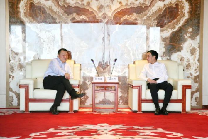 陕西中医药大学党委副书记蒲济生一行莅临金花股份考察交流 陕西中医药大学党委副书记蒲济生一行莅临金花股份考察交流