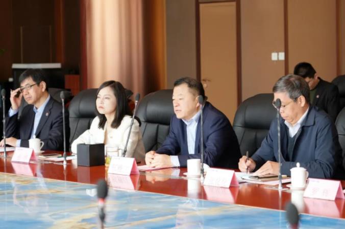 金花股份与陕西中医药大学战略合作协议签约暨秦创原项目启动仪式成功举办 金花股份与陕西中医药大学战略合作协议签约暨秦创原项目启动仪式成功举办
