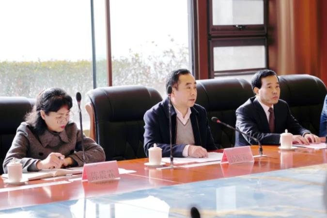 金花股份与陕西中医药大学战略合作协议签约暨秦创原项目启动仪式成功举办 金花股份与陕西中医药大学战略合作协议签约暨秦创原项目启动仪式成功举办